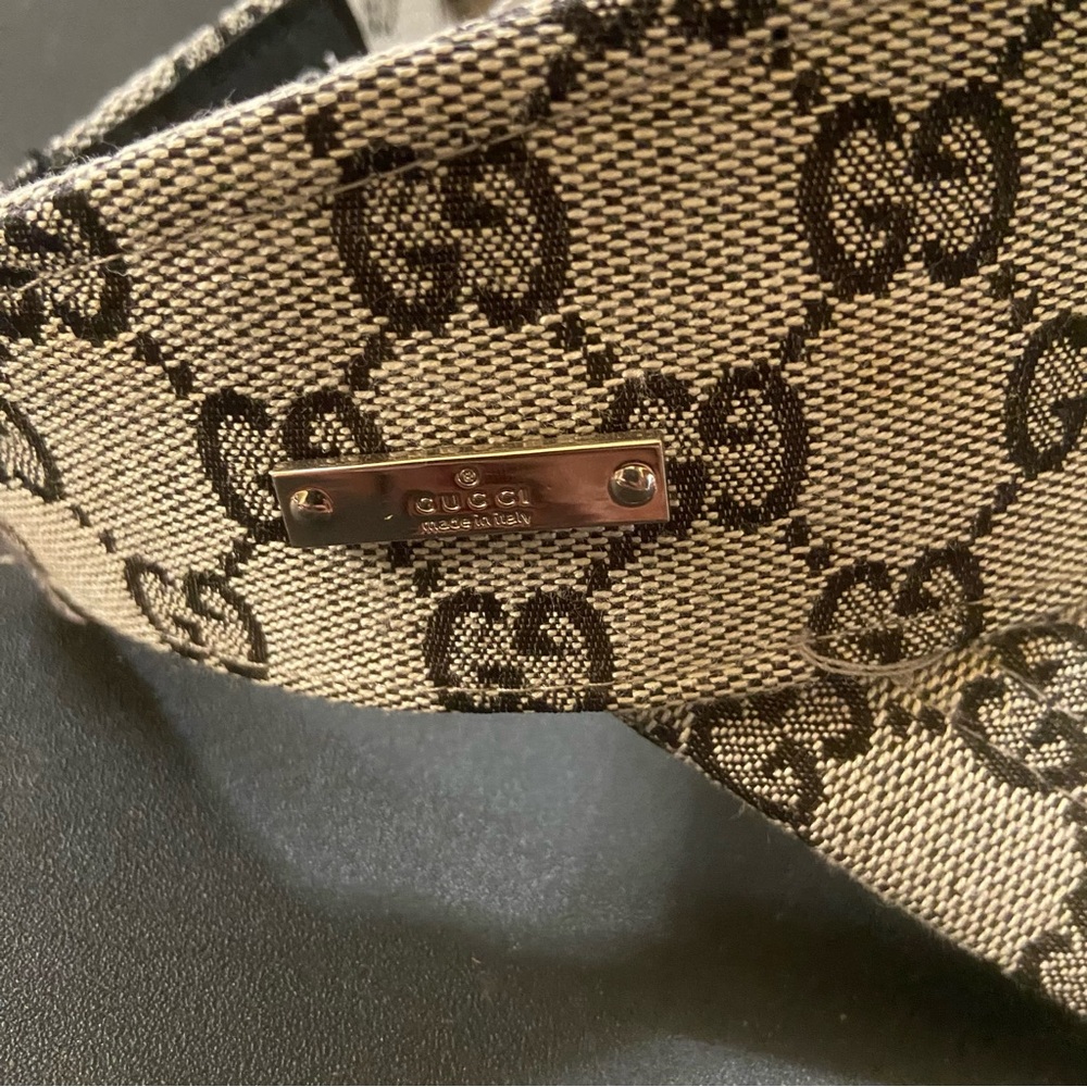 24 HOUR SALE 🔥 Vintage Gucci Visor 🔥 NO OFFERS - Picture 4 of 5